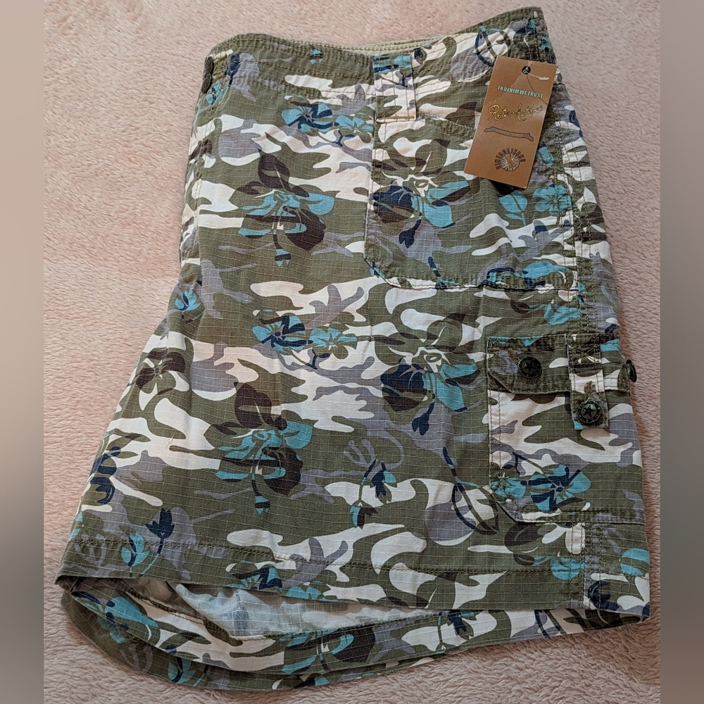 26W Riders Denim Jeans Camo/Floral